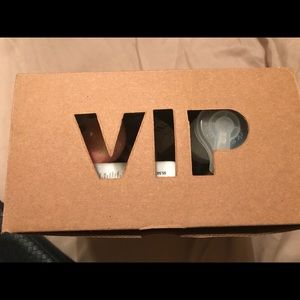 Meet your Posher, VIP Bee